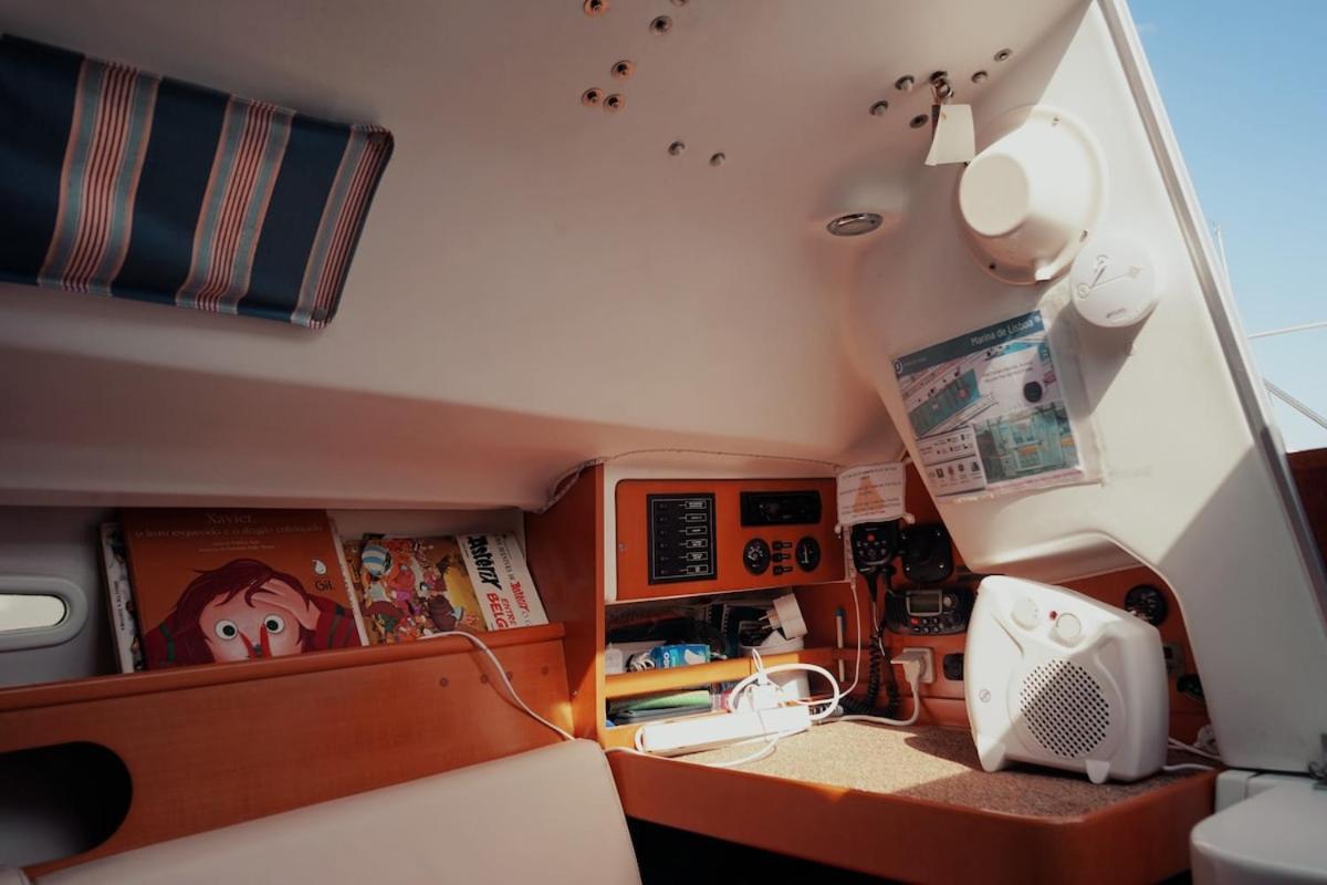 Surfbird Cozy Sailboat Escape * Lissabon