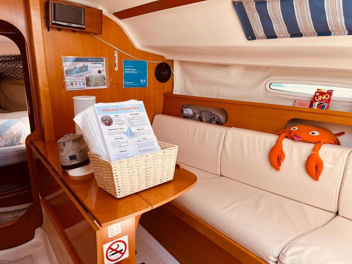 Surfbird Cozy Sailboat Escape *